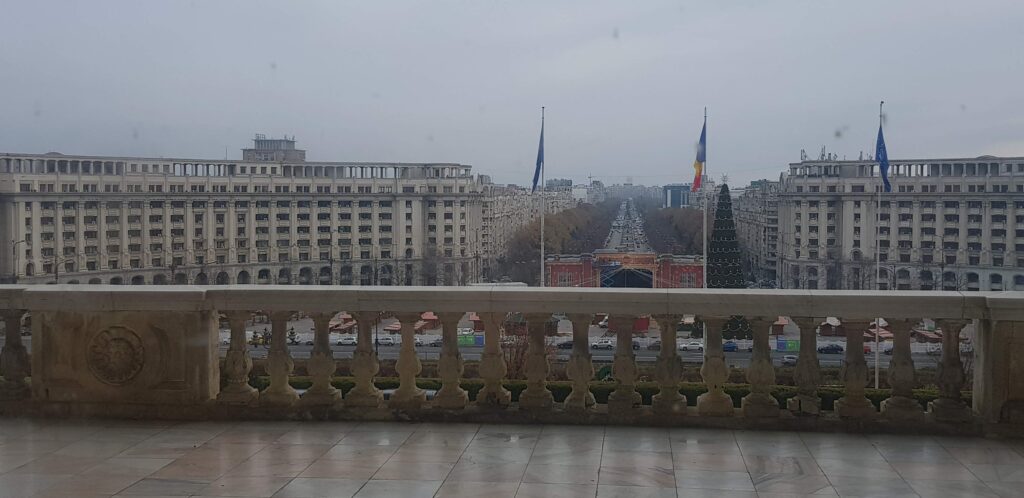 Bucareste, vista do Palácio do Parlamento.